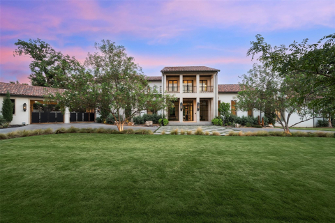 5038 Deloache Avenue